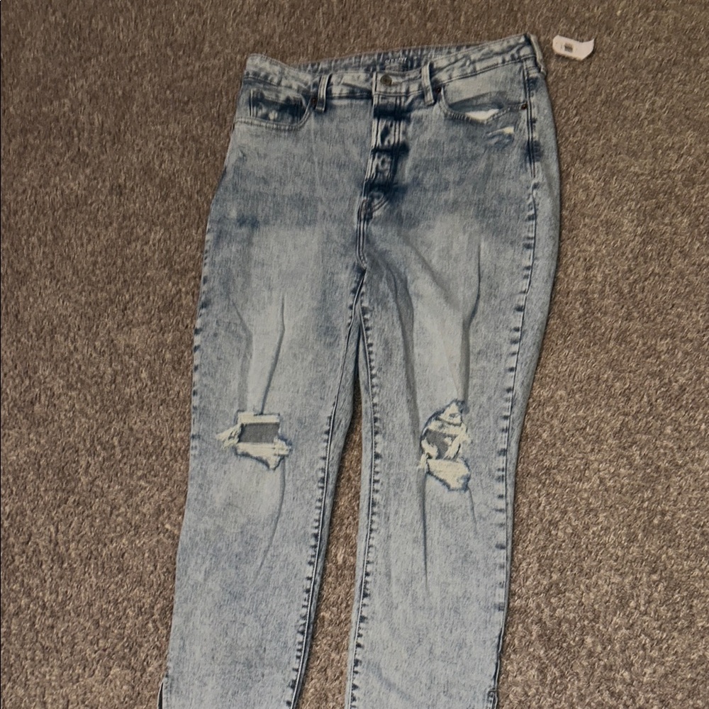 Old Navy Light Blue Ripped Jeans - Picture 2 of 8